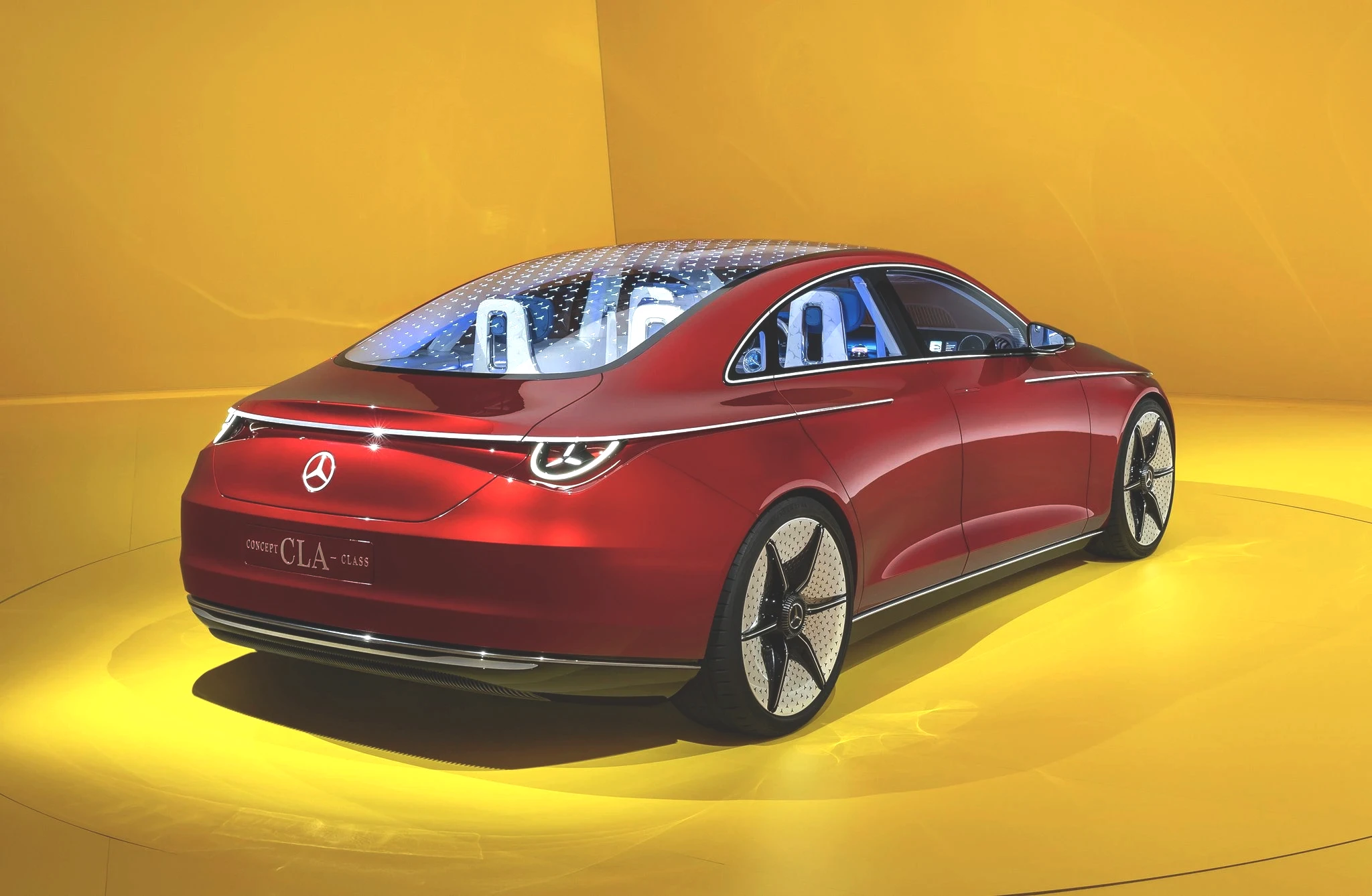 Elektrikli CLA sürprizi! Mercedes Tesla'nın pabucunu dama atmaya geliyor