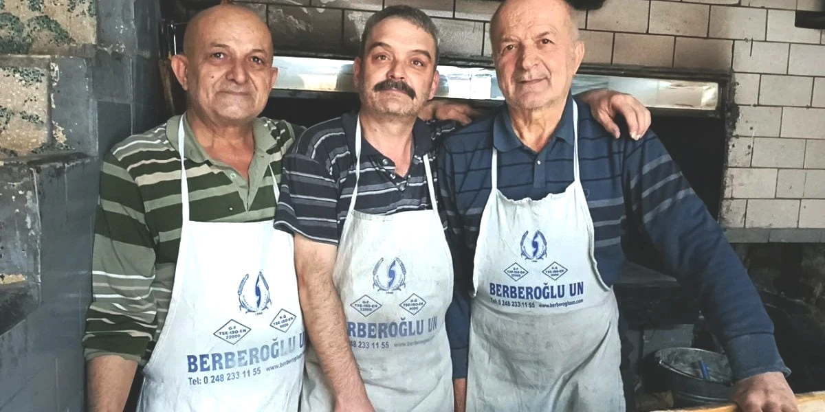 burdurda-3-nesildir-ekmekcilik-yapan-aile-1.jpg